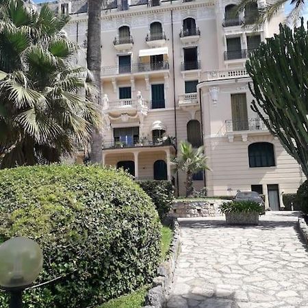La Casa Di Anna, In Palazzina Liberty Fronte Parco Apartment บอร์ดิเกรา ภายนอก รูปภาพ
