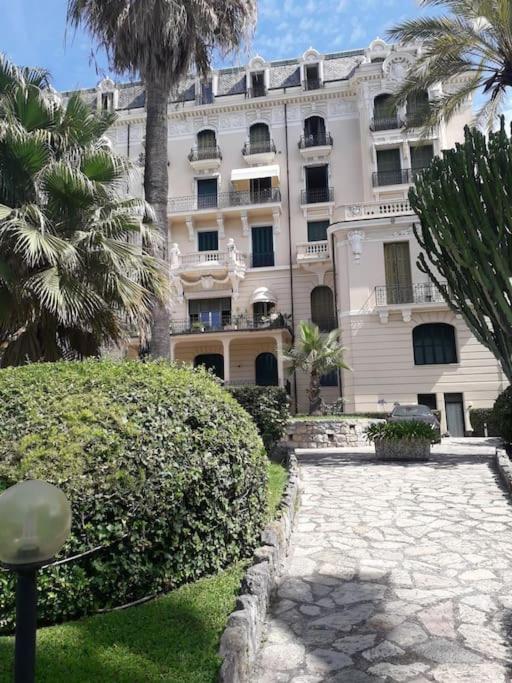 La Casa Di Anna, In Palazzina Liberty Fronte Parco Apartment บอร์ดิเกรา ภายนอก รูปภาพ