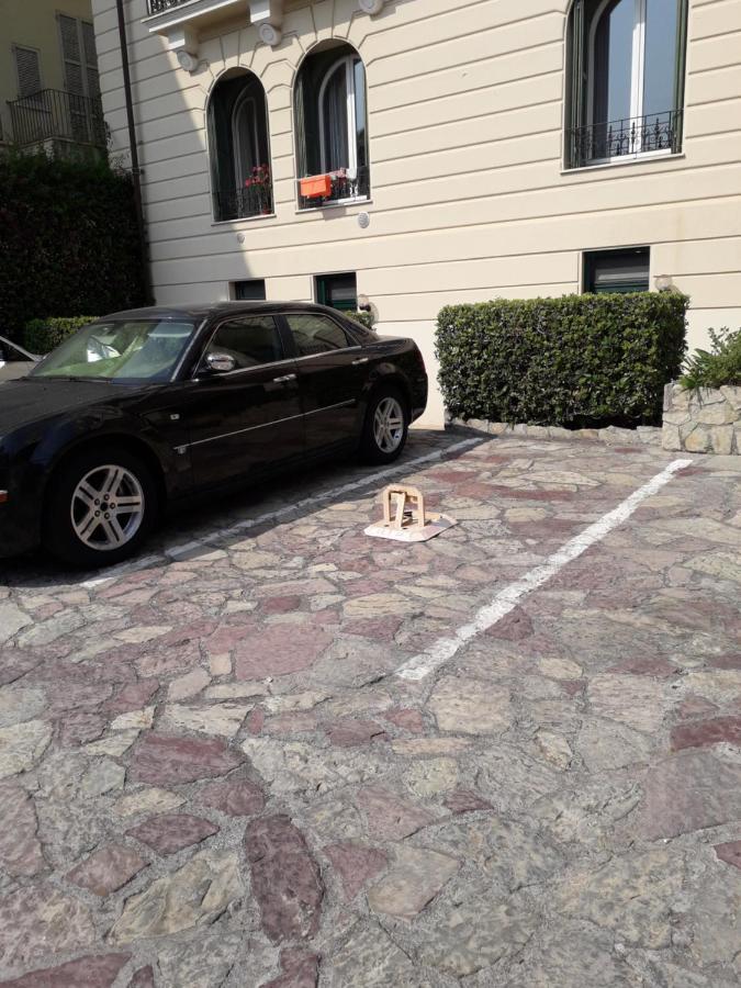 La Casa Di Anna, In Palazzina Liberty Fronte Parco Apartment บอร์ดิเกรา ภายนอก รูปภาพ